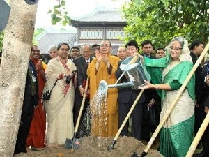 La Première ministre bangladaise, Sheikh Hasina, visite la pagode de Bai Dinh, Ninh Binh (Photo: Trong Duc/AVI).